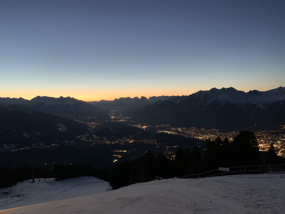 mitterwachauer's tweet photo. Der Tag geht, der #kofel bleibt. #ibktwit https://t.co/3SEKeE9D8t