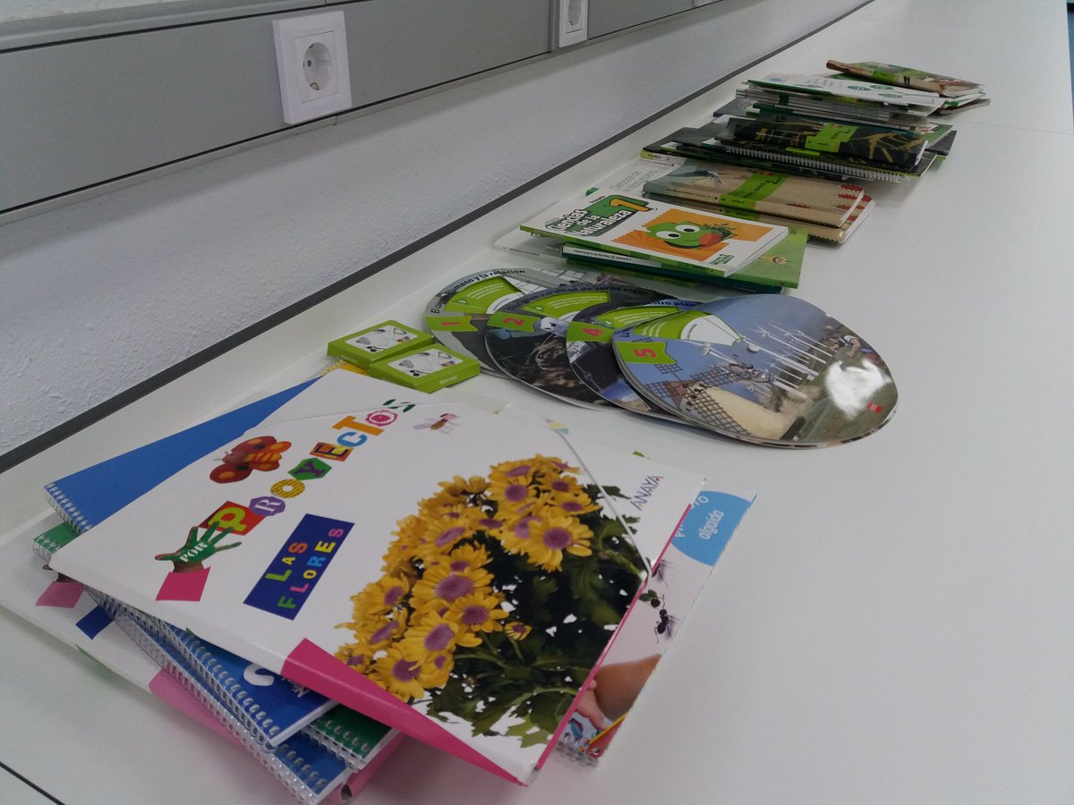 1pasoala100cia's tweet photo. Terminamos el bloque de cuerpo humano en #FyDB del #DGMEPyPed de la @ucm_educacion con una práctica con los modelos clásticos, análisis de libros de texto y sacando el homúnculo sensitivo. https://t.co/03RVpNBI6x