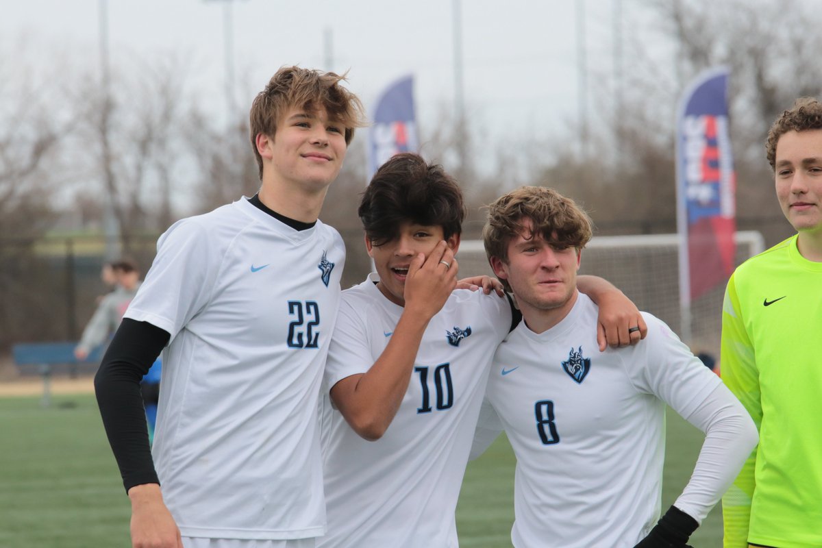 satter_stijn's tweet photo. It feels great to bring the first Tapps D1 State Championship to the Village, and I am beyond proud of every single one of my teammates. It was a pleasure captaining this team. Bring me the 💍 . https://t.co/sBZtcwZBuK