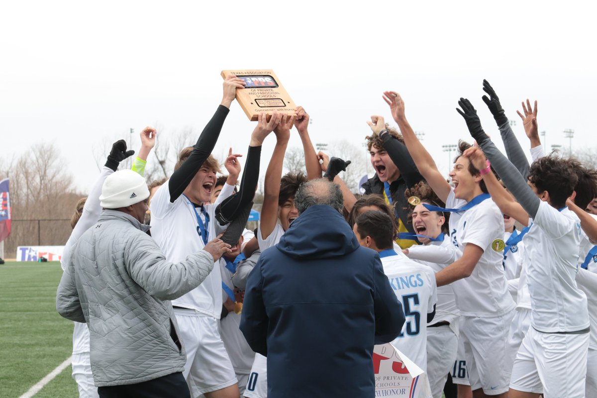 satter_stijn's tweet photo. It feels great to bring the first Tapps D1 State Championship to the Village, and I am beyond proud of every single one of my teammates. It was a pleasure captaining this team. Bring me the 💍 . https://t.co/sBZtcwZBuK