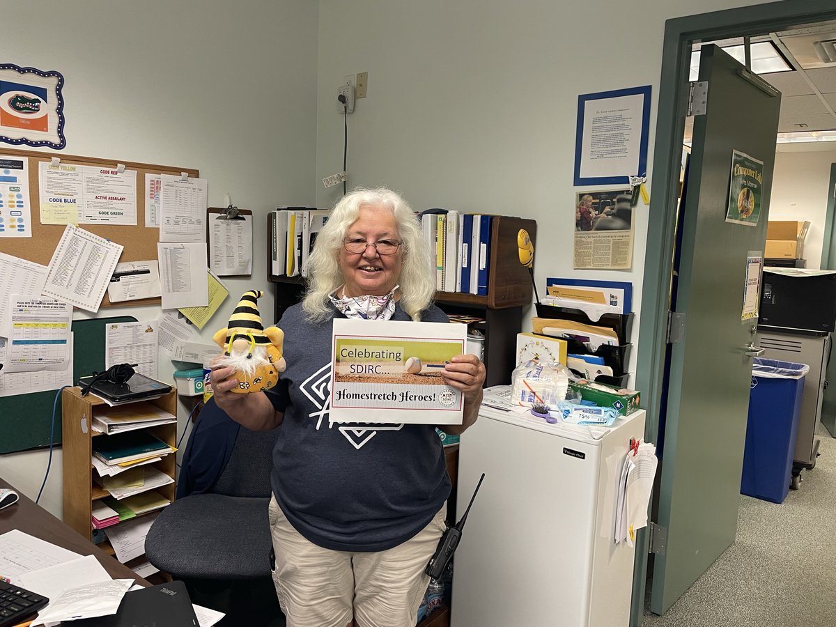 MichelleA_SPARK's tweet image. #SDIRCHomestretchHero Lab Manager @MonroeDiane at @CESbuzzing ALWAYS goes the extra mile to make sure the tech at Citrus is up and running for teachers and students. We appreciate all you do Diane!
@IT_SDIRC #SPARK_IT #FCITLLeads