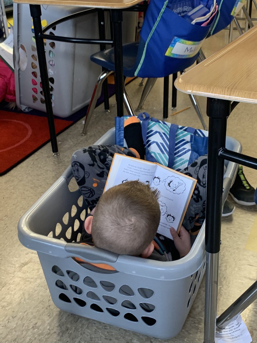 Flexible seating at Autumn Lane today! <a href="/PettiferSuz/">Suzanne Pettifer</a>