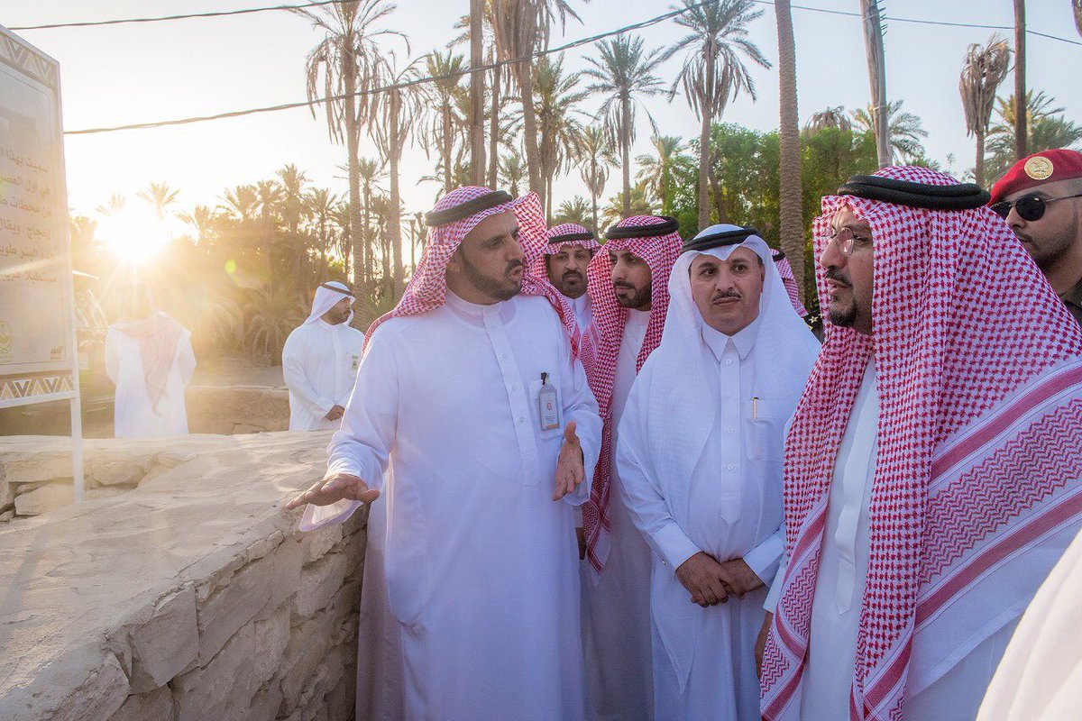 #ثريد 

📌 سلسلة تغريدات | Thread

من هو محمد بن سليمان العباسي ؟ 

وما قصة البئر التي حفرها بـ #عنيز...