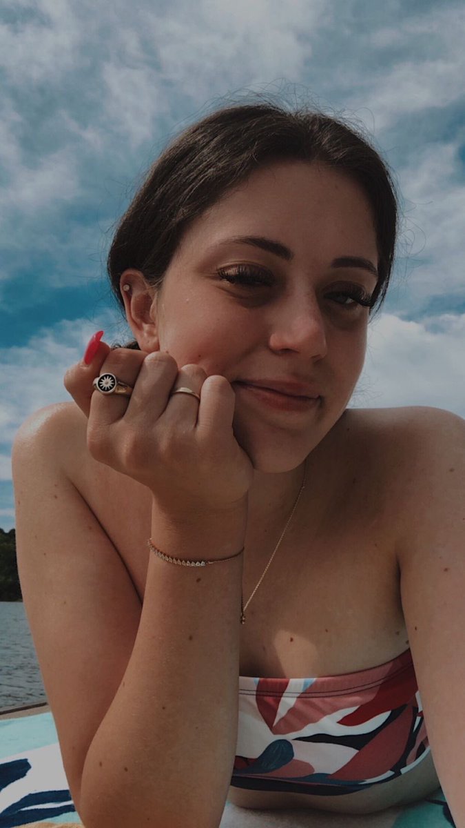sophiestaub's tweet photo. natural beauty 🤍✨ https://t.co/kMhQ8VXi4y