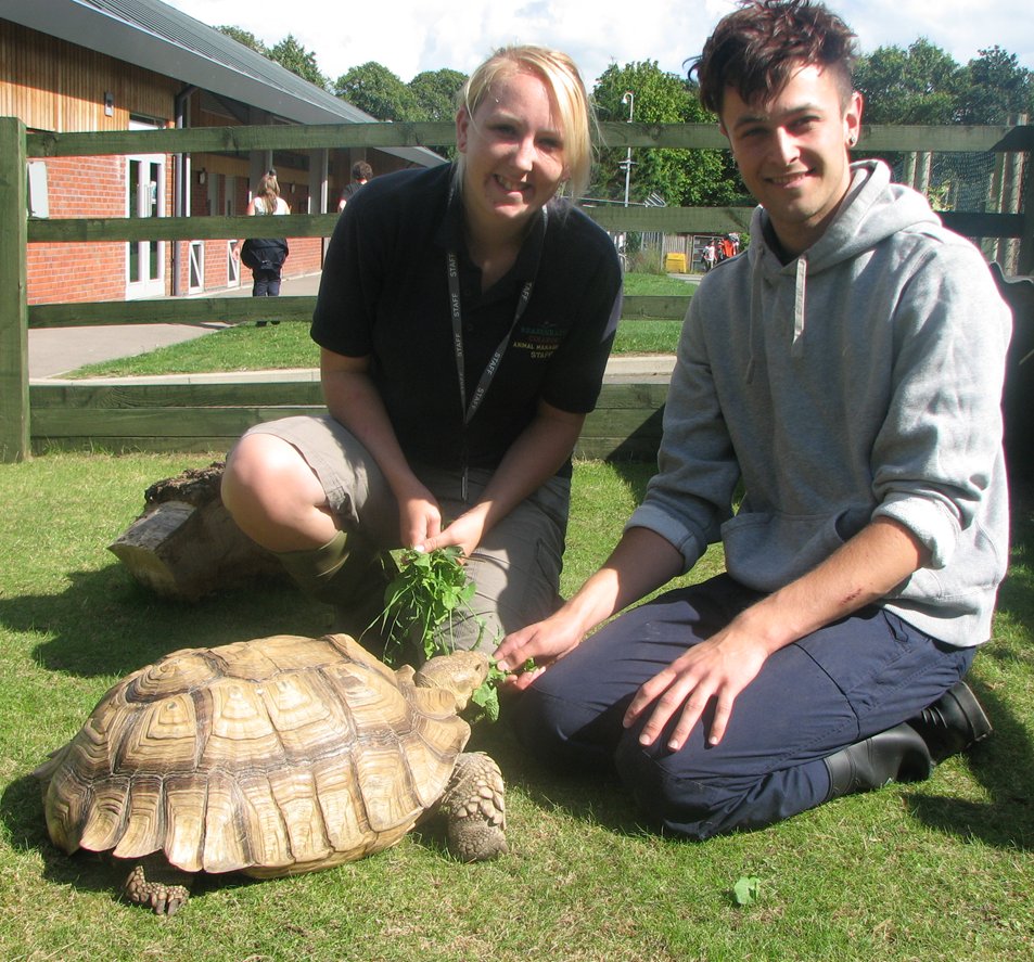 ReaseheathZoo's tweet photo. Perfect for animal lovers who want to find out what goes on behind the scenes, we still have spaces for April Keeper for a Day bookings! Check out our website for more info and to book - https://t.co/khrYx5tZyY
#KeeperForADay #CHESHIRE #ZooLife #BookNow https://t.co/M5v6pfLUz9