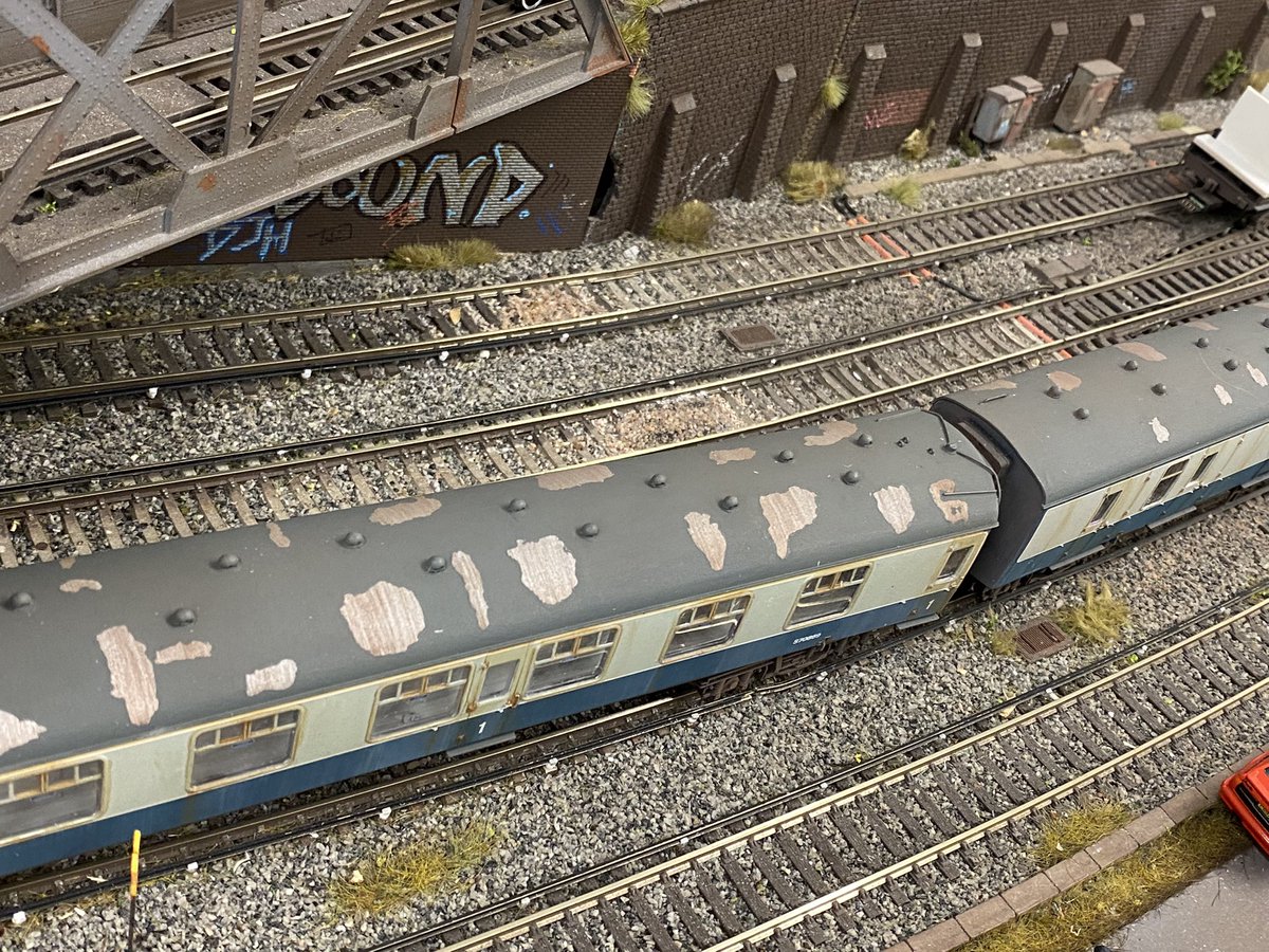 Off the workbench… S7069 and S70825. Driving ends on the bench for glazing.