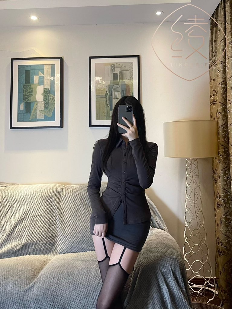 「绊」系列极简版吊带袜

越简单，越显腿长

@menglicat 

#丝袜 #丝袜控 #绫天猫旗舰店 #绫天生丝滑  #パンスト #ストッキング https://t.co/B3cvl61N96