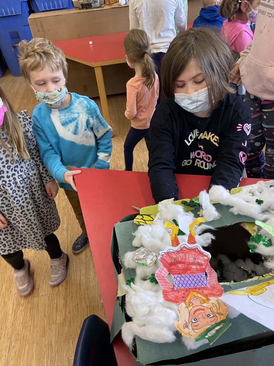 msmjhowell's tweet photo. Today we got the opportunity to share our #leprechauntraps in a gallery walk ☘️ my kids were thrilled to share their #steamchallenges with other students 💚 @GEDSB @GreenbrierScho1 https://t.co/ZPrDDxL1cO