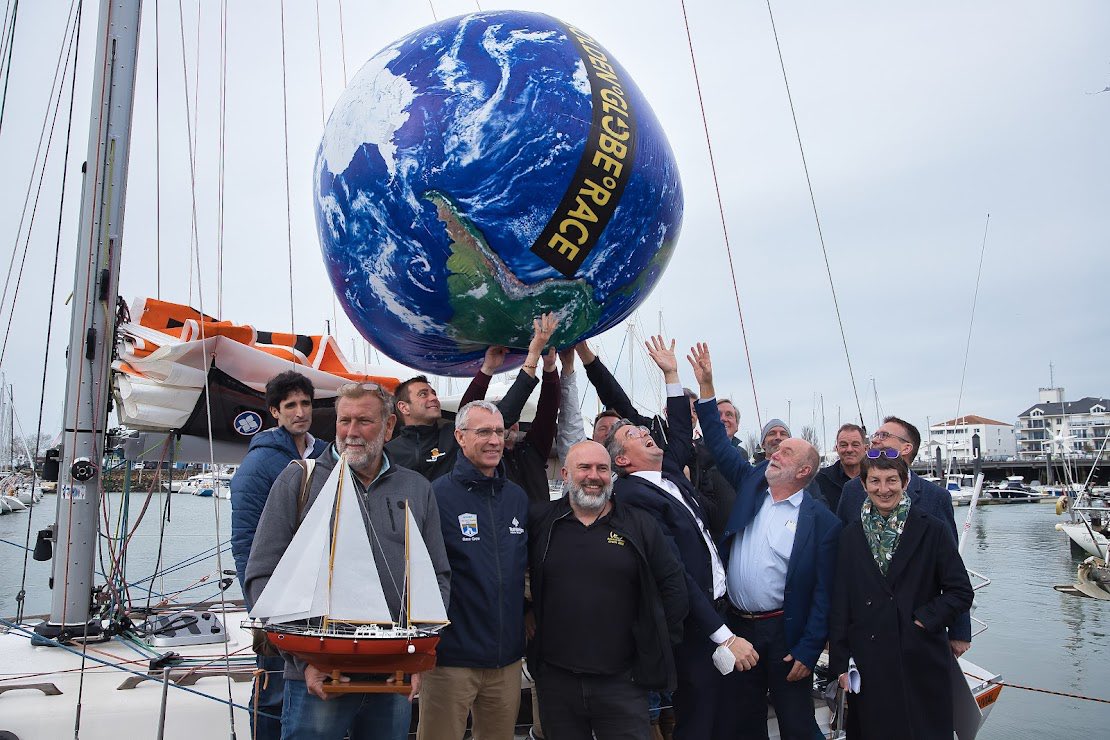 Venant des 4 coins du monde, ils ne seront pas moins de 23 aventuriers courageux à naviguer dans les pas de leur prédécesseurs : de <a href="/SkypperVDH/">Jean Luc Van den Heede</a> , vainqueur de la GGR2018, à Tapio Lehtinen qui a bouclé son tour du monde en 322 jours.

2/4