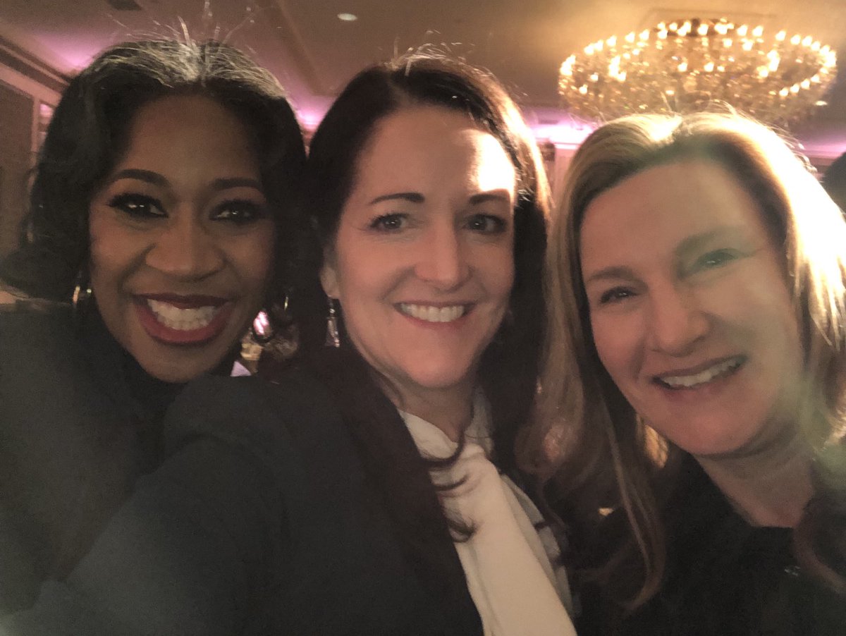 KACampbell15's tweet photo. Making it personal with these awesome ladies!! So blessed with strong, inspiring and incredible women in my life!@TEMPOMentorAwards ⁦@TEMPOMilwaukee⁩ https://t.co/EYs8oo34IT