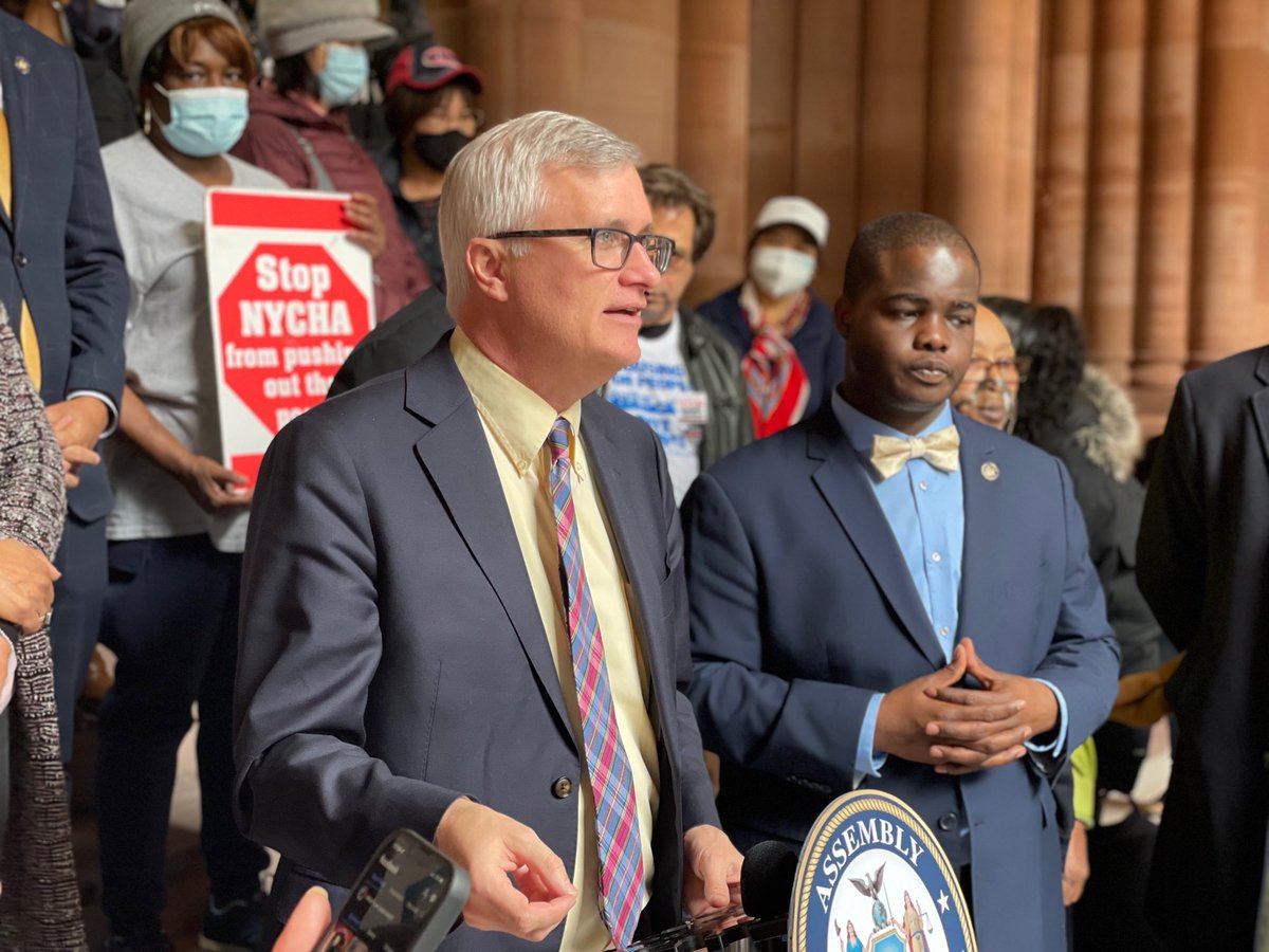BrianKavanaghNY's tweet photo. Every resident deserves safe &amp; livable housing but NYC’s public housing is in crisis. It’s time to step up and fully fund NYCHA in this year’s budget for the half a million NYers that call public housing home. Thank you @RPPHNYC for your tireless advocacy today and every day. https://t.co/yI08DJFH8d