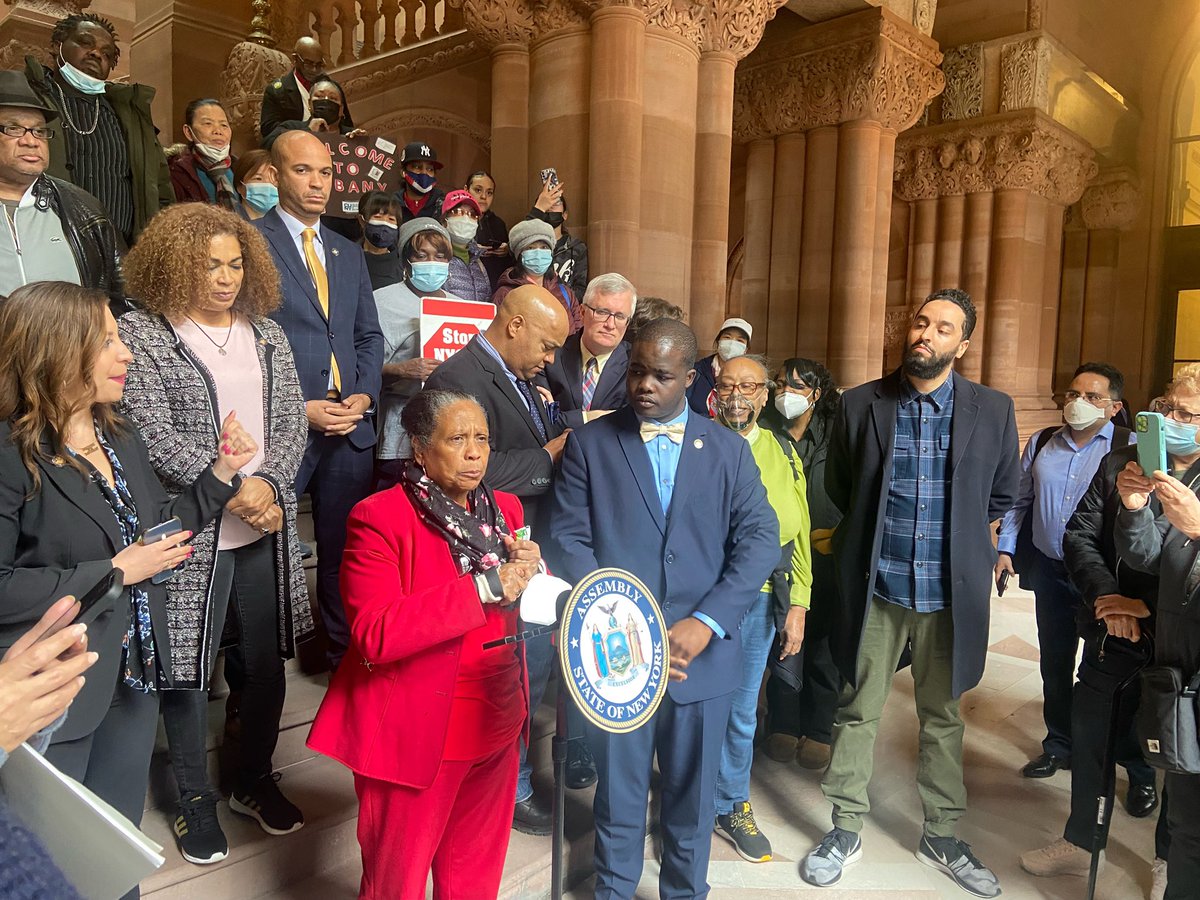 BrianKavanaghNY's tweet photo. Every resident deserves safe &amp; livable housing but NYC’s public housing is in crisis. It’s time to step up and fully fund NYCHA in this year’s budget for the half a million NYers that call public housing home. Thank you @RPPHNYC for your tireless advocacy today and every day. https://t.co/yI08DJFH8d