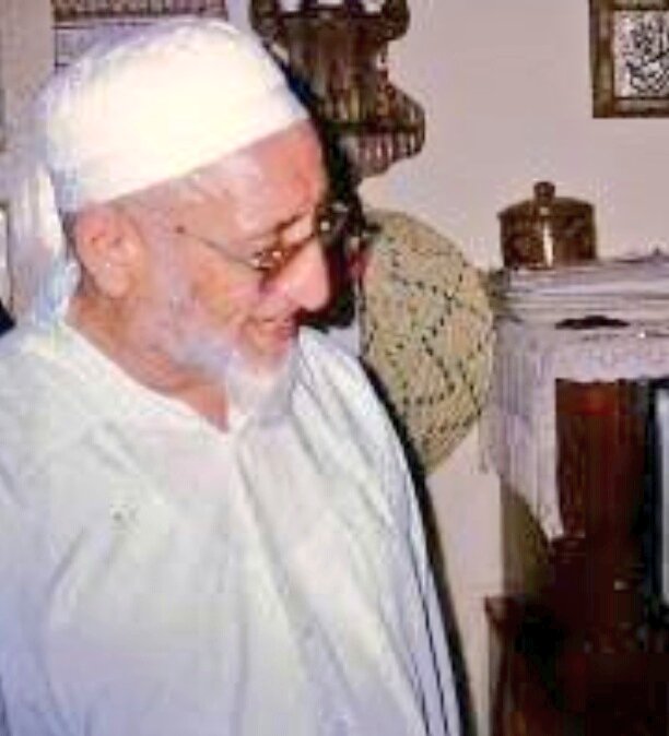 Lifebooks5's tweet photo. الشيخ المفكر عبد الرحمن حسن حبنكه الميداني صاحب اجنحة المكر الثلاثة وصراع مع الملاحدة حتى العظم . كان مكثرا في التاليف مع عمق وتميز و أصالة. قاربت كتبه 50 مؤلف .وكان بيته مزارا لطلبة العلم.
مات عام 1425 في مكة المكرمة.#كتاب_أنصح_به #قراءة_عامة #خير_جليس_كتاب #ماذا_تقرأ https://t.co/vOi3PQ7qcd