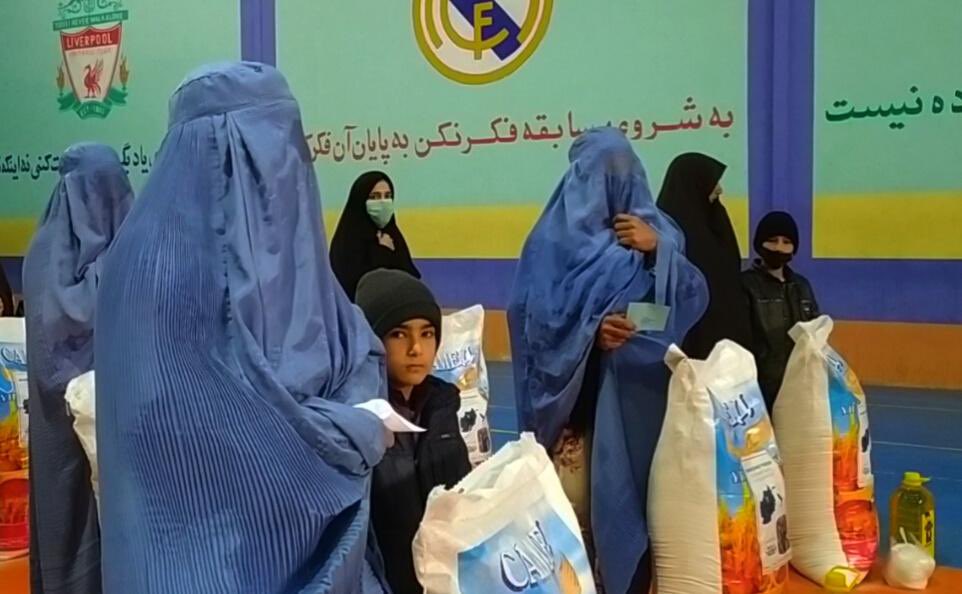 Donneso1's tweet photo. Helped two days ago with the amazing team @buildupev and Faisal Kawusi 69 Families in Herat, Afghanistan 🇦🇫. Flour, Oil and Sugar were delivered. Please, do not forget Afghanistan. Donate and Help. 🕊

#donotforgetafghanistan #endhungerinafg #saveafghanistan https://t.co/4PlzYGeSjx
