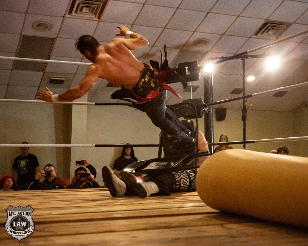 LayinTheLAWDown's tweet photo. #HairVsHair was a slugfest, a fight. A battle to keep one's identity. #ElSilencio and #LowRider's identities: Verdaderos Guerreros (True Warriors)! Both walked away the latest 🇲🇽 Gladiators to dispute their Cabellera (Hair)! #LAW #LayinTheLAWDown #LAWForever #LAWKaty

📷 @tcbinla https://t.co/okiAHnfioe