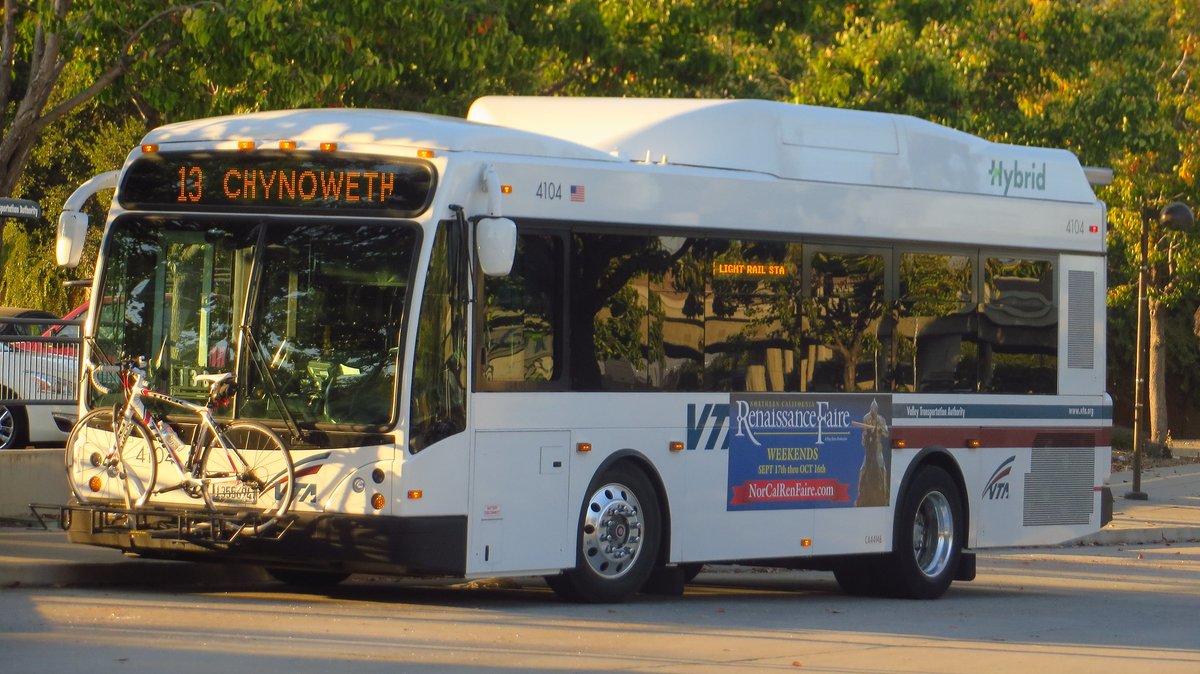 anthonynachor's tweet image. Let's combine the three feeds for now as I have three different 13 pics for you to choose from: #etran commute line to Elk Grove on an XN40, #scvta local line (renumbered as 83) to Almaden Valley on a Gillig BRT Hybrid, or a #sfcablecar on the Powell-Mason Line at Union Square.