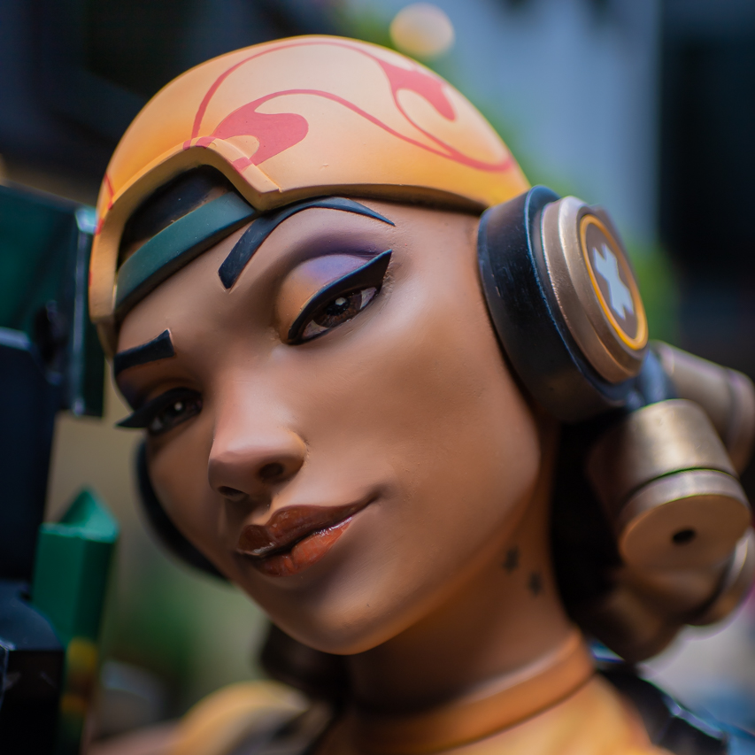 VALORANTBrasil's tweet photo. Impressionados com a chegada da Duelista mais explosiva do VALORANT aqui no escritório da @RiotGamesBrasil? Se liga nos detalhes e curiosidades dessa estátua: https://t.co/wjfSZQ8yZg