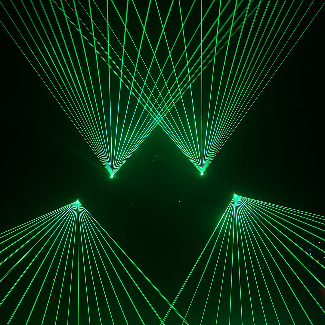 PangolinSystems's tweet photo. March is here and that means #Stpatricksday🍀 is right around the corner. To help get you in the spirit, enjoy these jaw-dropping green beams made from the #Kvant ClubMAX line and our #Quickshow software! 🌈
Share what you're creating using #poweredbypangolin 🎉 https://t.co/DOoSXFYgxc