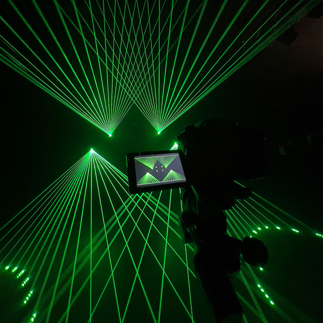 PangolinSystems's tweet photo. March is here and that means #Stpatricksday🍀 is right around the corner. To help get you in the spirit, enjoy these jaw-dropping green beams made from the #Kvant ClubMAX line and our #Quickshow software! 🌈
Share what you're creating using #poweredbypangolin 🎉 https://t.co/DOoSXFYgxc