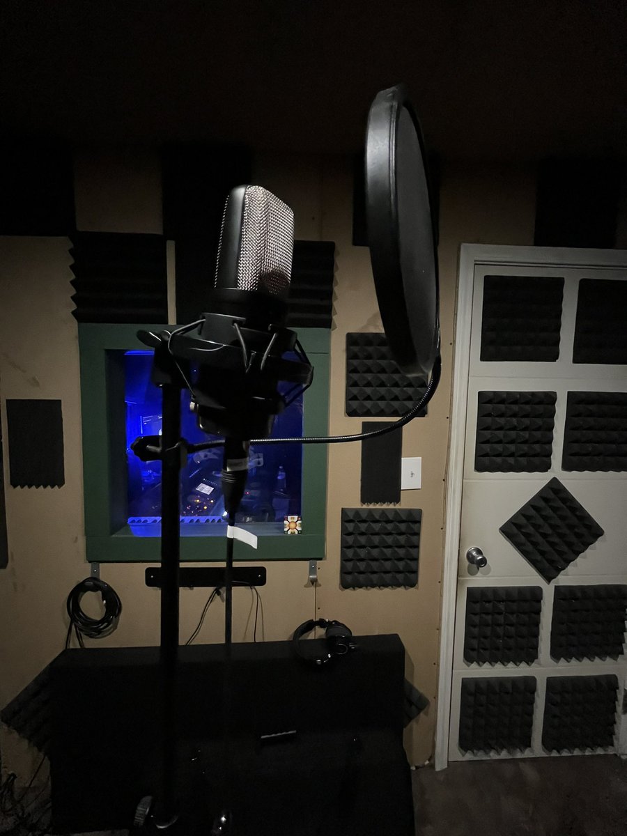 DanGanja's tweet photo. Who needs studio time this weekend?
DM me for more info.
📍 #ControlRoomStudios https://t.co/8NFaXwsmne