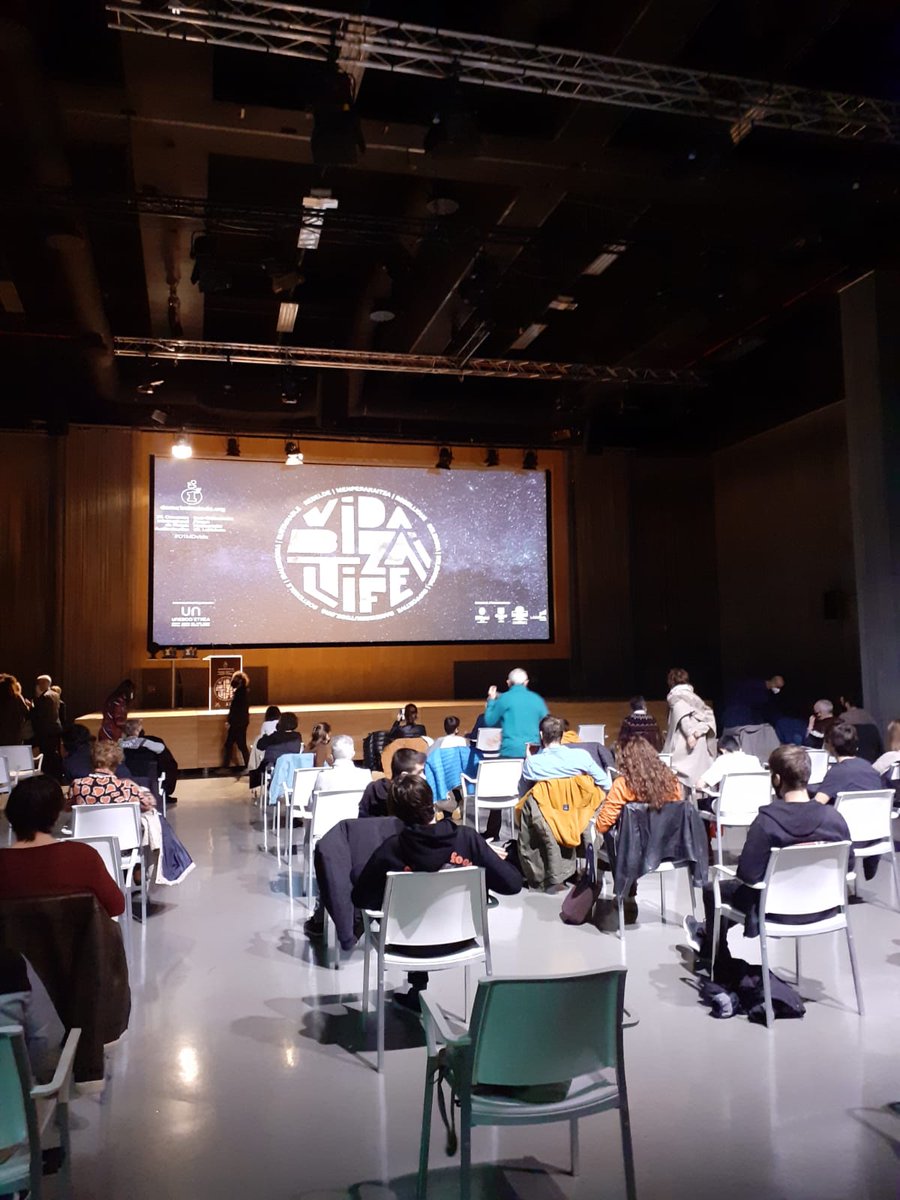 Ready para la entrega de premios #D1MDvida
#unescoetxea <a href="/kalezkaleVG/">Kalez Kale</a> @IRSEaraba <a href="/eitbeus/">piztu telebista out of context</a>