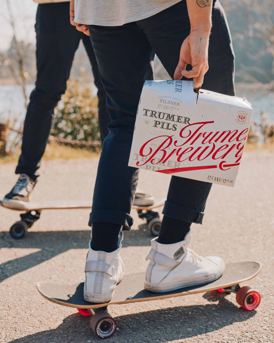 TrumerUSA's tweet photo. Mind if we ride into the weekend a little early?
#TrumerPils #TheWorldsBestPilsner #BrewedInBerkeley #NorCal https://t.co/AWITKXMloW