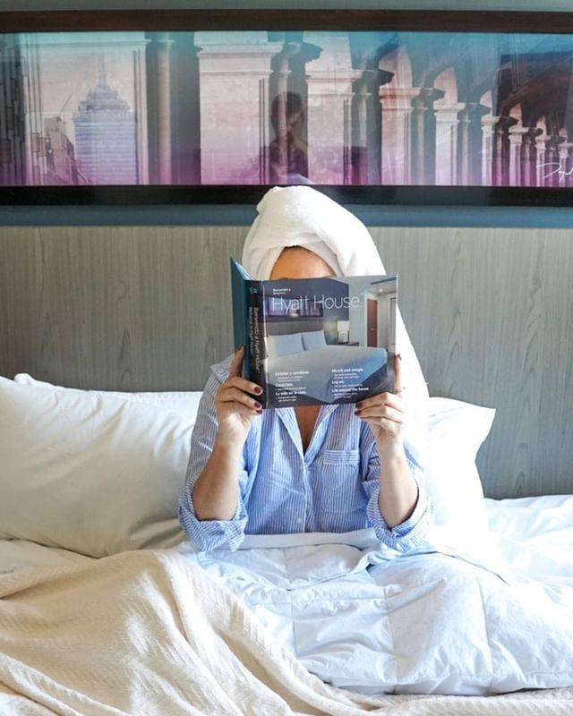 visitPHill's tweet photo. There is nothing like comfy sheets and the feeling of #home after a long day of exploring! Relaxation at its finest #StayPleasantHill😌 this #womensmon
#CenterofEverything, the cozy beds at #HyattHousePleasantHill are waiting https://t.co/DSoIXg20LZ