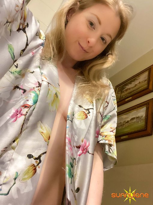 https://t.co/OcDA6W15xv I'm feeling extra colorful today! My floral kimono is so soft and comfy...sitting