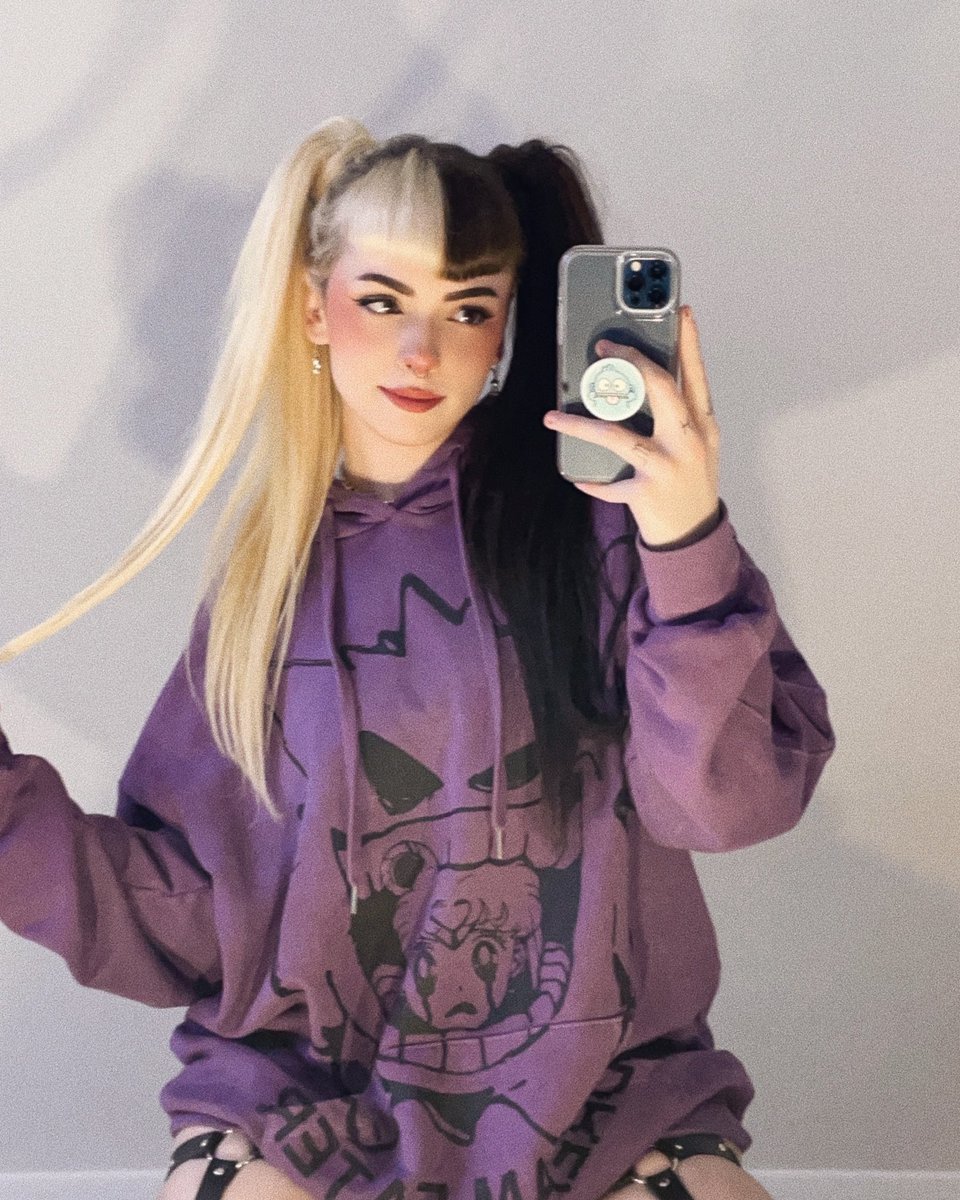 𝐒𝐭𝐫𝐞𝐚𝐦𝐞𝐫 𝑺𝒍𝒖𝒕 (@TheSimpsQueen) / Posts / X