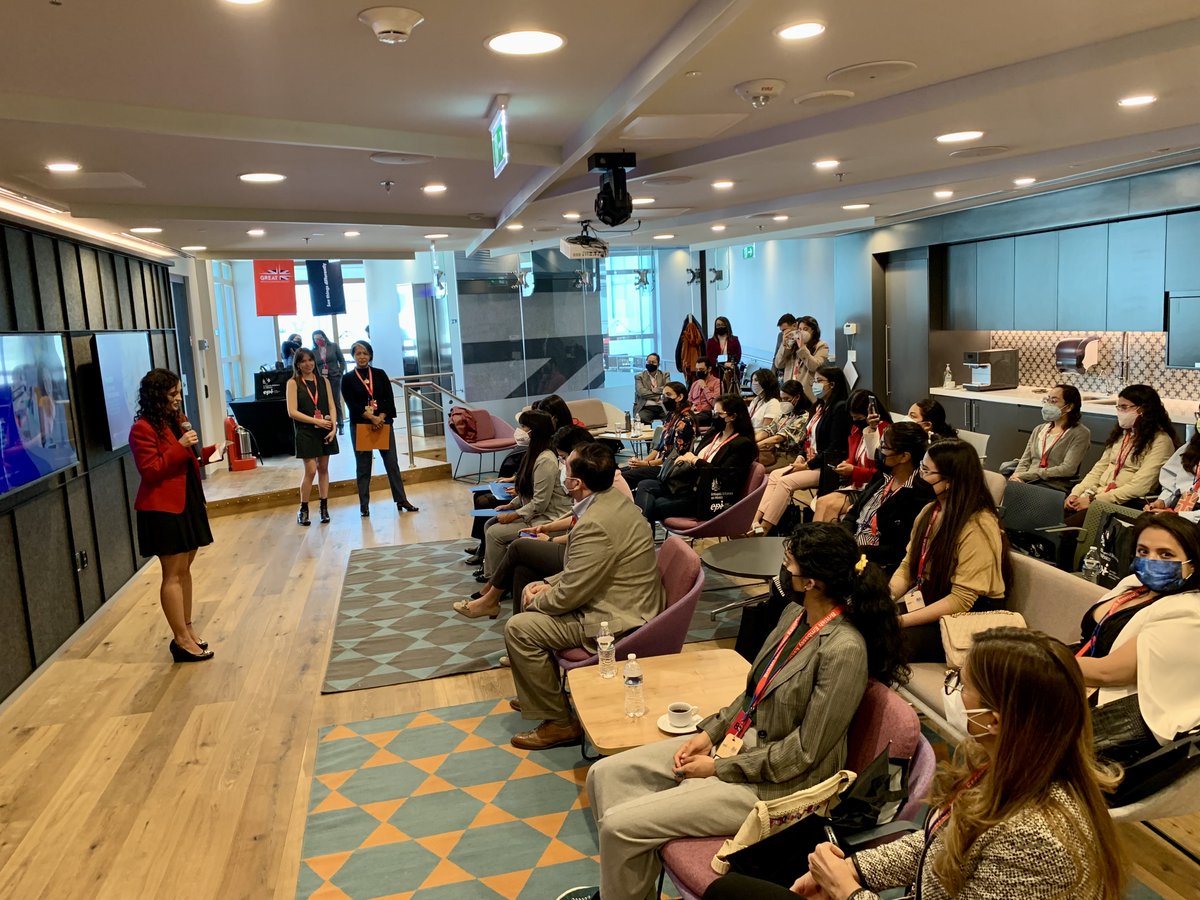 UKinMexico's tweet photo. Como parte del programa de #EnergíaLimpia del Programa de Prosperidad, se llevó a cabo un encuentro con mujeres en el sector energético para promover un sector más incluyente y fortalecer las capacidades de las mujeres que se esfuerzan día con día por un México más sustentable. https://t.co/i7mlCTrEAJ