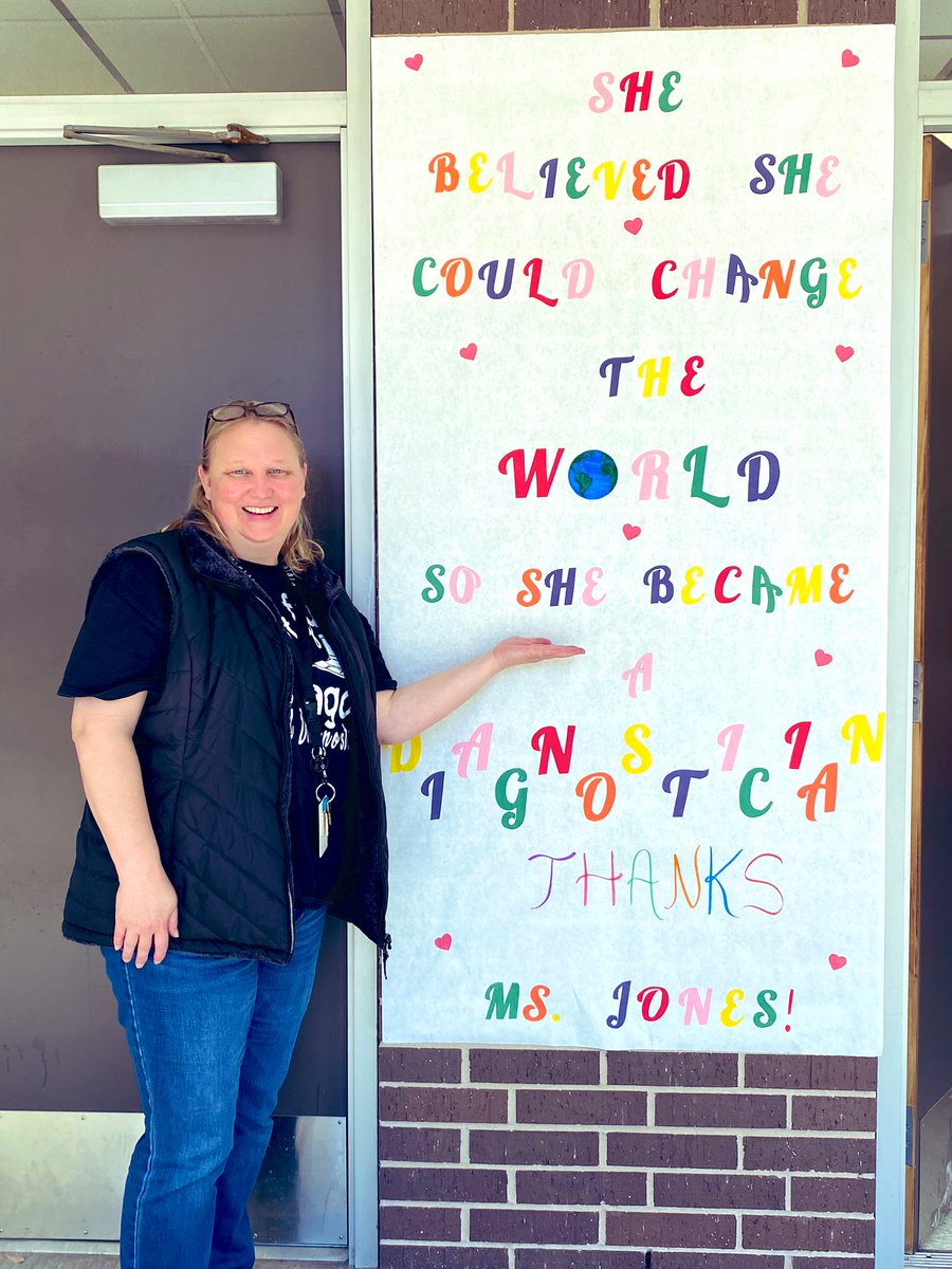 CalvertES_AISD's tweet photo. Happy #DiagWeek2022 to our AMAZING Diag, Ms. Jones! Thank you for all you do for ALL our students. #CalvertCougars https://t.co/BsM6uDnMTx