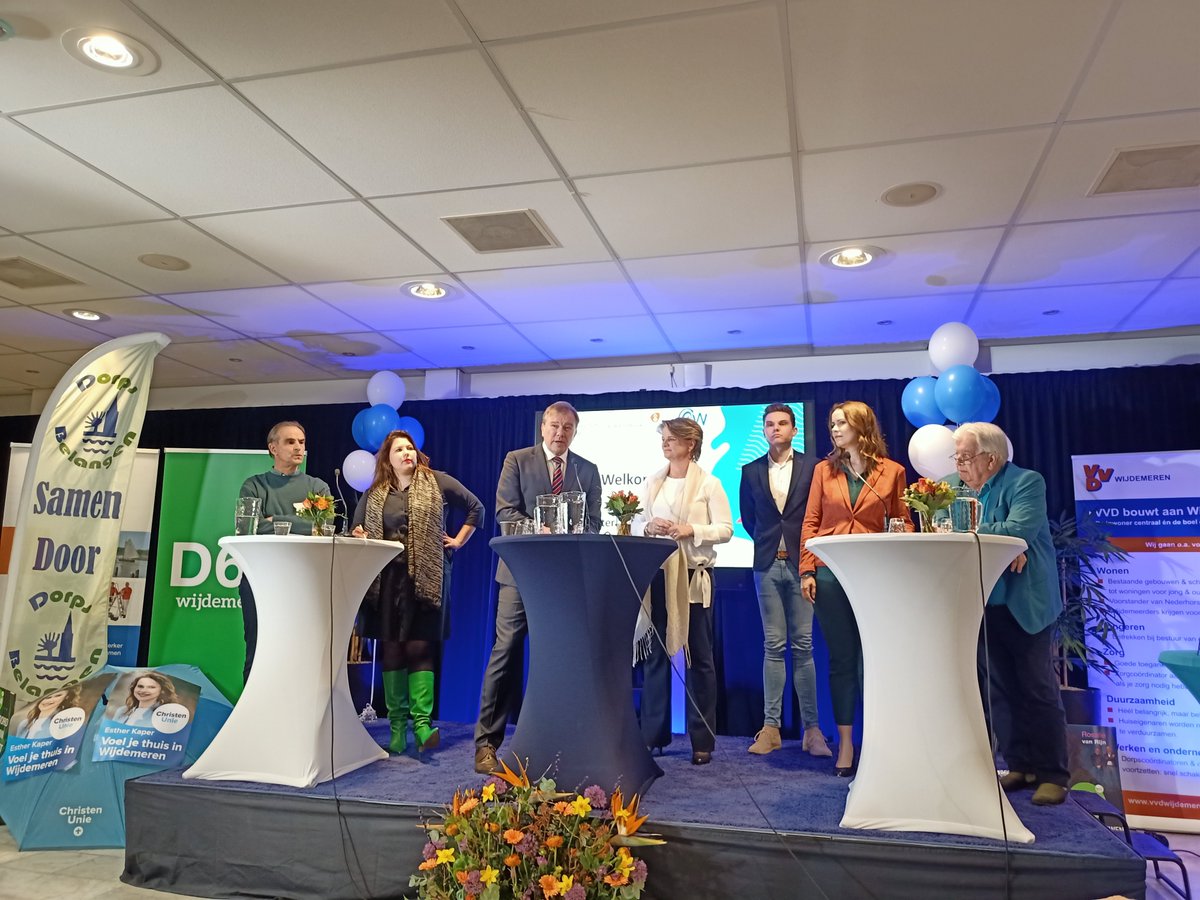Het slotdebat nu op het gemeentehuis van <a href="/gemwijdemeren/">Gemeente Wijdemeren</a> samen met <a href="/MyriamK41182930/">Myriam Kooij 2</a> <a href="/Wijenwijdemeren/">Mario Wouters</a> en <a href="/hrbasli/">Harun Basli</a>