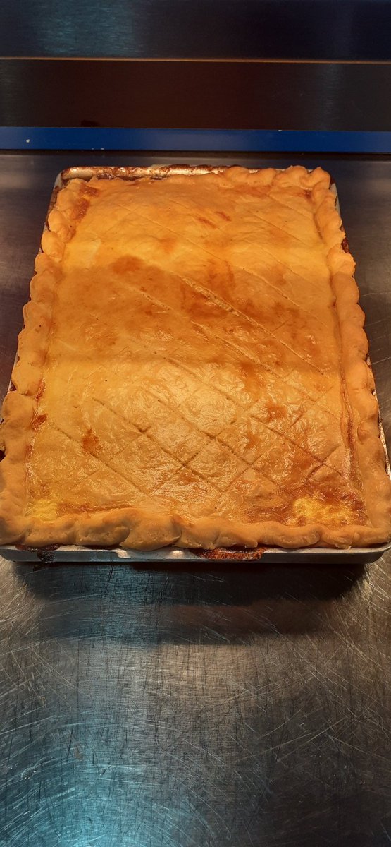 pipsy80's tweet photo. Happy International School Meals Day to all amazing School Cooks and Chefs across the world. A massive WELL DONE to you all for feeding millions of children every day!! 👏👏👏🍽🥤🥧🍪🥙🍕🍲🥗🍅🌺🥬🥕🌽
#ISM2022 #Elior #schoolmealsthatrock #schoolmeals #schoolfood #schoolcooks https://t.co/NQzxg8MgBp