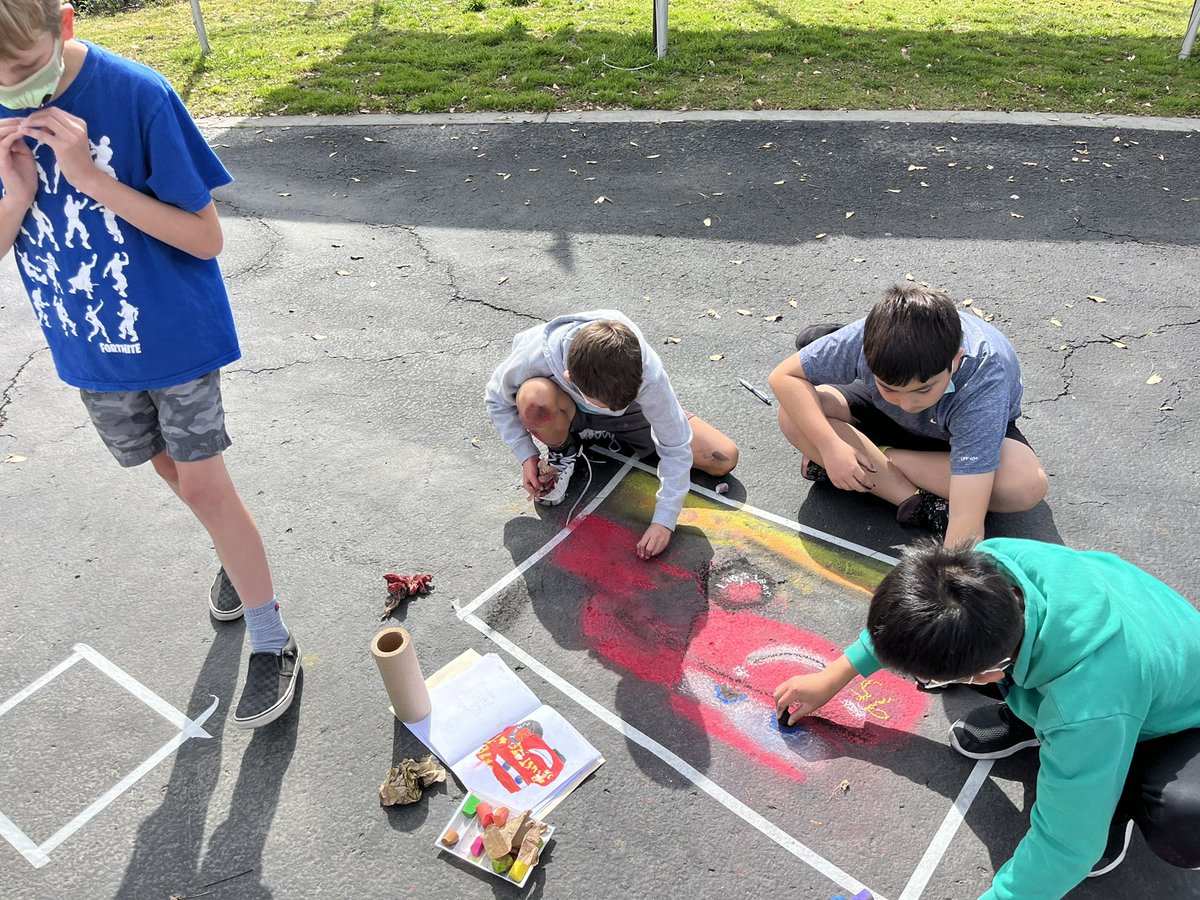 CatGilbertArtEd's tweet photo. 5th Artist Stretch &amp; Explore w/ street art, following a centuries-old Italian tradition. Consensus: chalk art is messy, collaborative, and joyful! #sycridge #SRidgeSTEAM #dmsef #TABchat https://t.co/QmDO96khOC