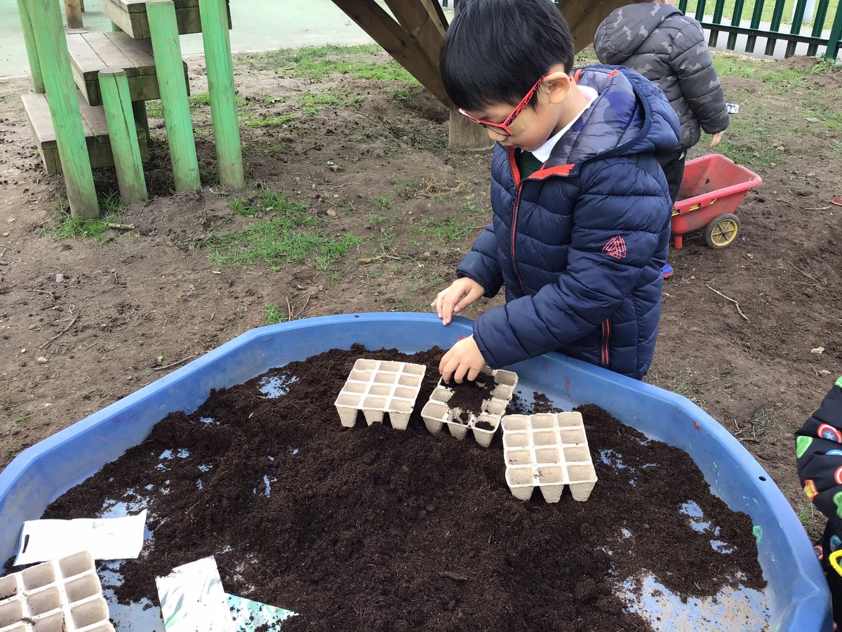 HighwoodPrimF2H's tweet photo. Sunny days bring garden time. Curiosity as the children find different bugs in the garden. They are so very excited to get the ground ready and the seeds planted. #lovespringtime https://t.co/SFiJ3ZPi2q