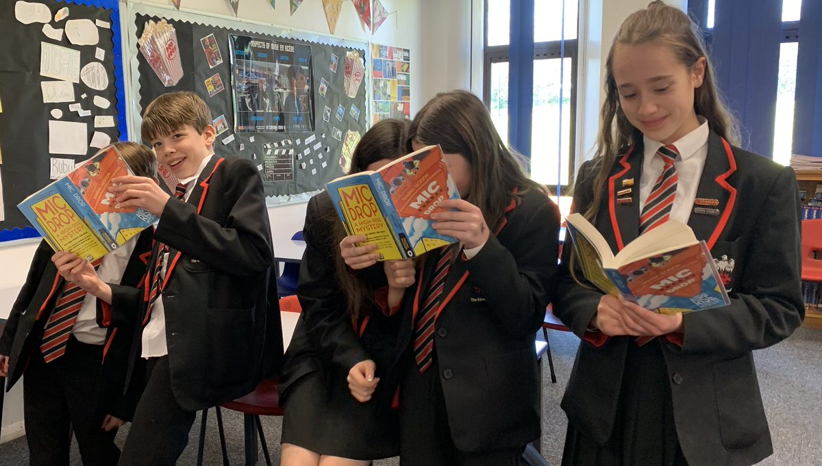 Today we had @Reading_Rampage live author talk with @sharnajackson discussing her book Mic Drop. Our students engaged, participated and found the whole experience such fun. Great to meet such a ‘down to earth’ lady @TksEnglish @KibMeadAcad #schoollibrary #happystudents