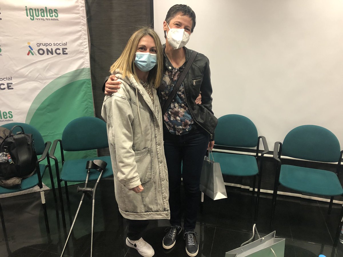 Lo mejor de participar en una mesa redonda de la <a href="/ONCE_oficial/">ONCE</a> en la semana de la mujer es poder conocer a gente tan maravillosa como <a href="/UrsulaPueyo/">Ursula Pueyo MArimon</a>. 💪🏼⛷