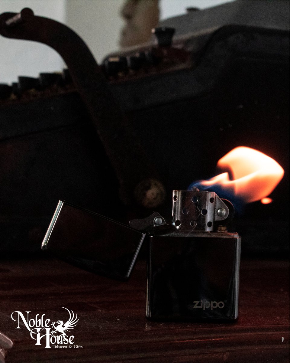 nhdemexico's tweet photo. Cada modelo de Zippo es especial porque su llama jamás se apaga. ¡Se uno de los primeros en comprobarlo! 🔥🔥🔥
#accesorios #zippolighter #EDC #EverydayCarry #encendedores #FelizJueves https://t.co/nnWUxiBLzc