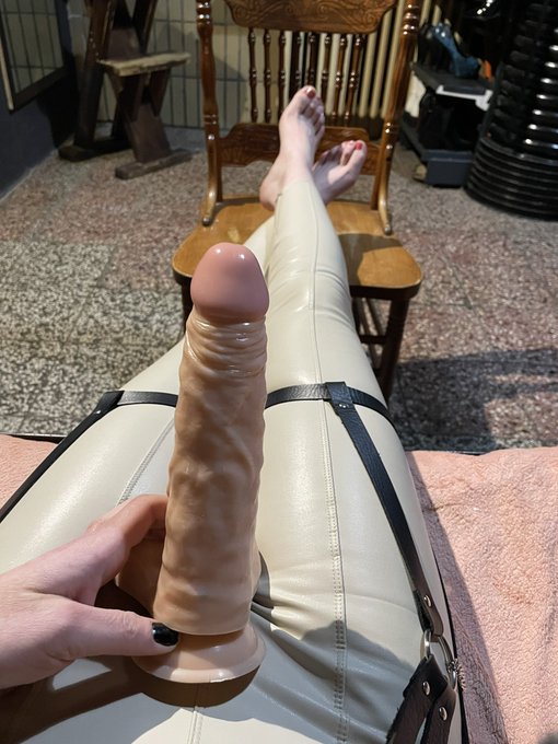 Pekn&yacute;? 😈😈😈👅👅👅👅👅🧎&zwj;♂️🧎&zwj;♂️  👉https://t.co/GJjYyU1qXy‼️  #bdsmboy #sissyfeet #STRAPONQUEEN #FOOTFETİSH #bdsmmistress<a href="/tag/bdsmboy"class="tags">#bdsmboy</a><a href="/tag/footfetish"class="tags"><span>#footfetish</span></a><a href="/tag/straponqueen"class="tags"><span>#straponqueen</span></a><a href="/tag/strapons"class="tags"><span>#strapons</span></a><a href="/tag/kinkylife"class="tags"><span>#kinkylife</span></a>