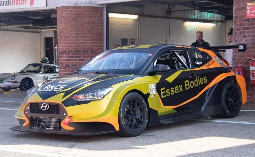 👀look out these lads will be flying this season!💪🏆 new cars, new numbers, new liveries😍#1 <a href="/LJKRacing_38/">Lewis J Kent</a> #5 <a href="/Bradkent44/">brad kent</a> and #27 @scott @TCRUK_series <a href="/Hyundai_UK/">Hyundai UK</a>