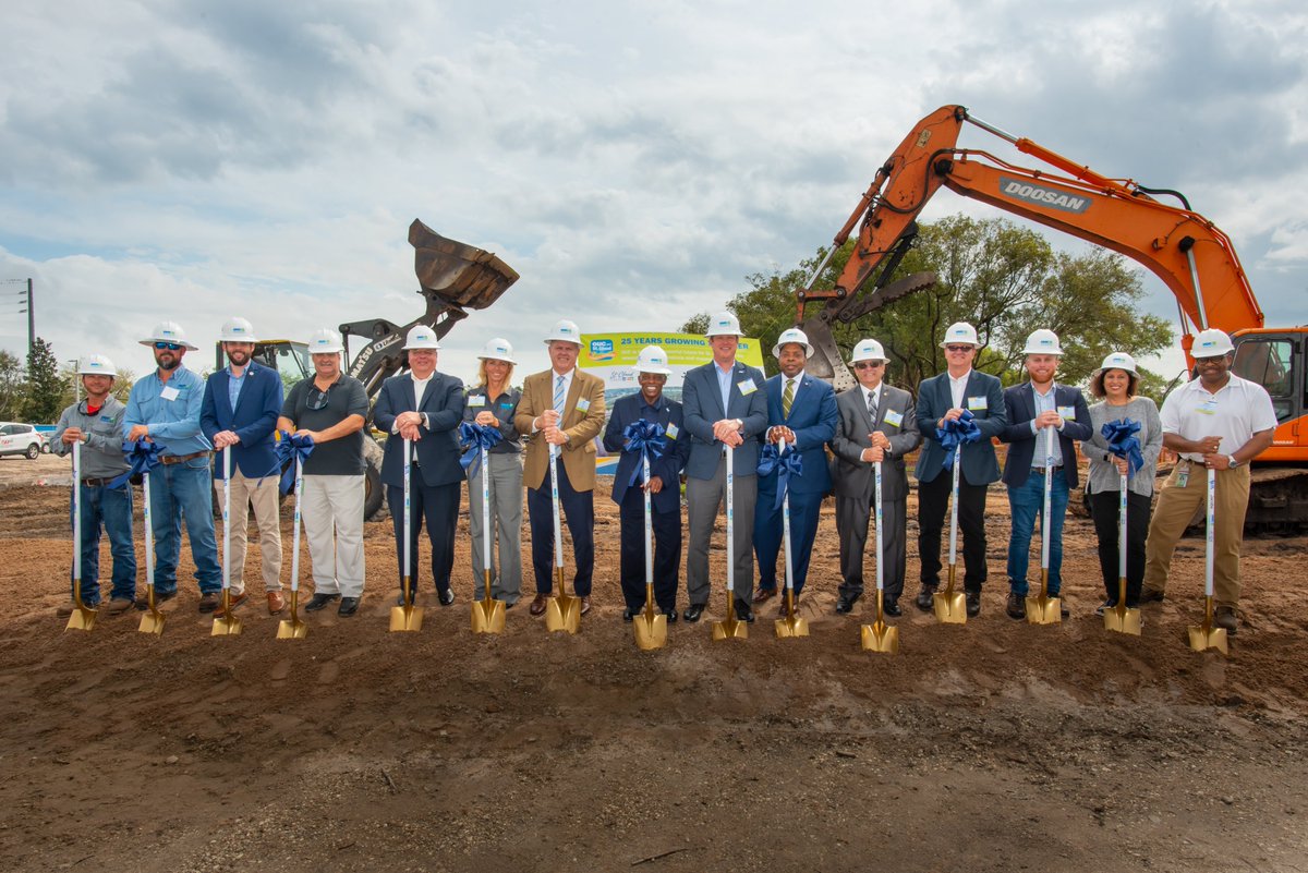 OUCreliableone's tweet photo. This morning, we broke ground on our net-zero operations &amp; maintenance center in St. Cloud! Thank you, @SaintCloudFLA, @JacobsConnects and @AjaxBuilding for your partnership in planning and constructing this state-of-the-art campus. #FLPublicPower #CommunityPowered https://t.co/dlUtg6H1Dn