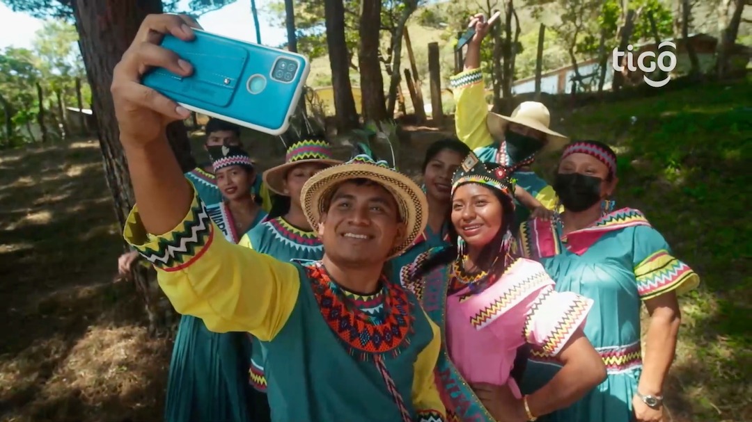 Millicom's tweet photo. Ngäbe Buglé Community | The Internet and mobile connection will help reduce the #digitaldivide and allow equal access to information and knowledge, which will open up development opportunities. 
@Millicom @TigoPanama  @NitoCortizo #Millicom #Tigo https://t.co/YCo581eHfQ