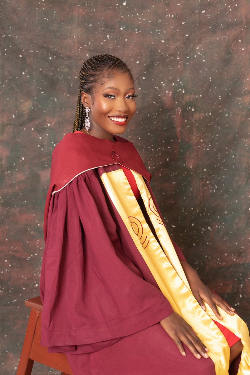 OyinDeeWealth's tweet photo. I did what I promised Mummy 🥰💫

#unilag #classof2020 #Bscfinance https://t.co/72CyY0yuQb