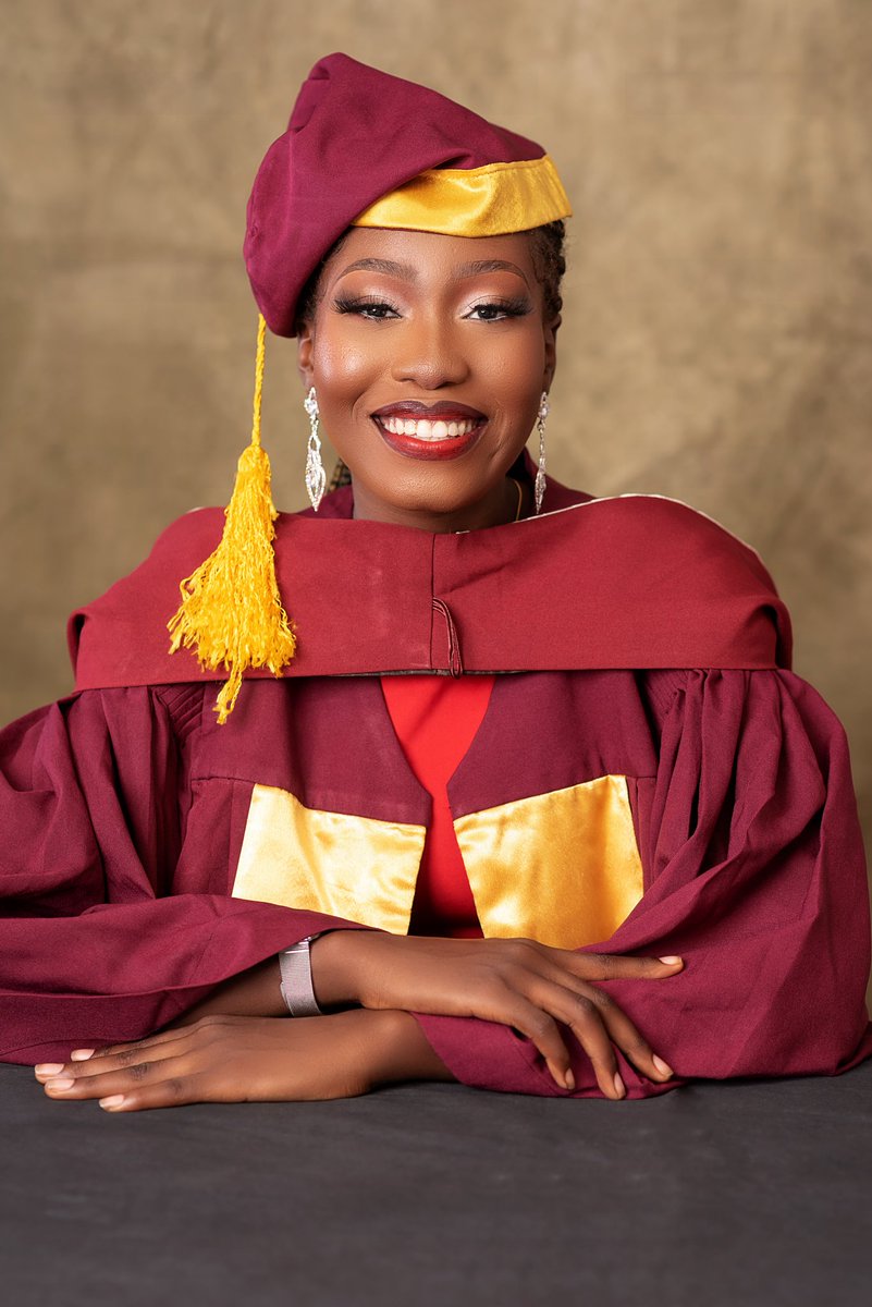 OyinDeeWealth's tweet photo. I did what I promised Mummy 🥰💫

#unilag #classof2020 #Bscfinance https://t.co/72CyY0yuQb