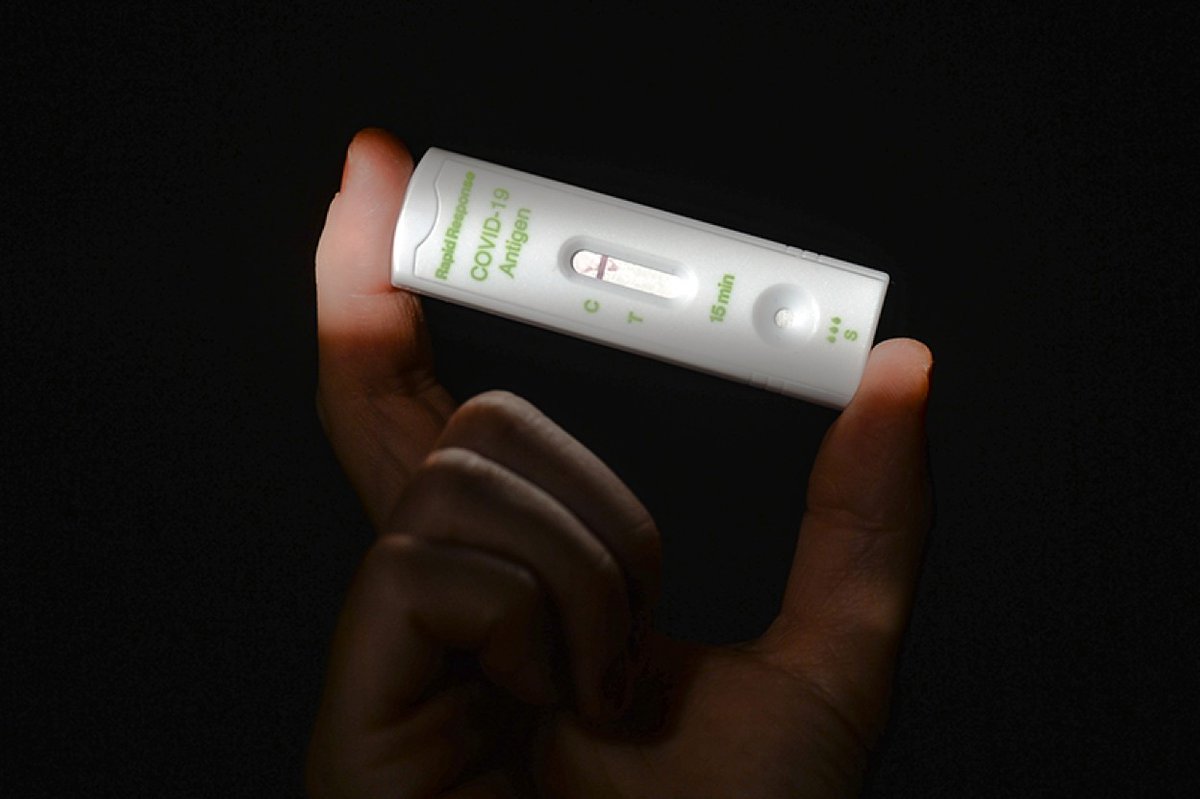 CaraSantaMaria's tweet photo. Massive trial shows COVID rapid tests excel at detecting silent cases.
#RapidCovidTests #COVID19 #RapidTesting #Asymptomatic #COVIDcases #TestingWorks
https://t.co/gnT3aIxyjU @Nature https://t.co/SrACH1Hk7X