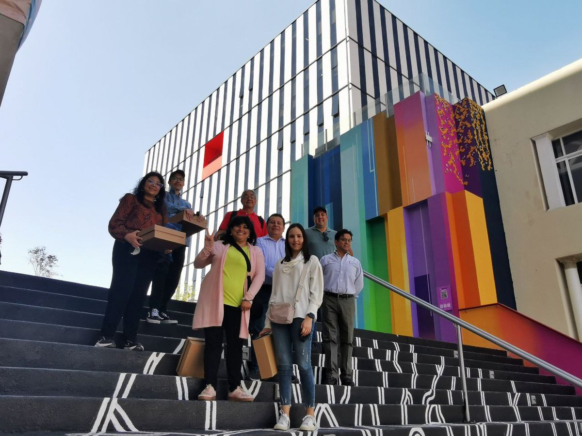 CCDJALISCO's tweet photo. Esta semana y con el apoyo de @visita_gdl, recibimos una delegación de medios de comunicación de la #CDMX interesados en conocer nuestro nodo de innovación y las acciones que recibe el entorno del #DistritoCreativoGDL para dignificar la vida de sus vecinos y usuarios cotidianos. https://t.co/El7HzEeaBD