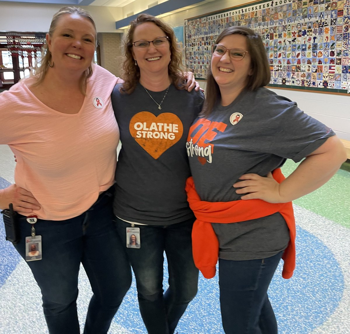 EmillerkErin's tweet photo. #OneOlatheFamily Much love to OE from Heatherstone! We love our Hawks! https://t.co/rSrz43oqhF