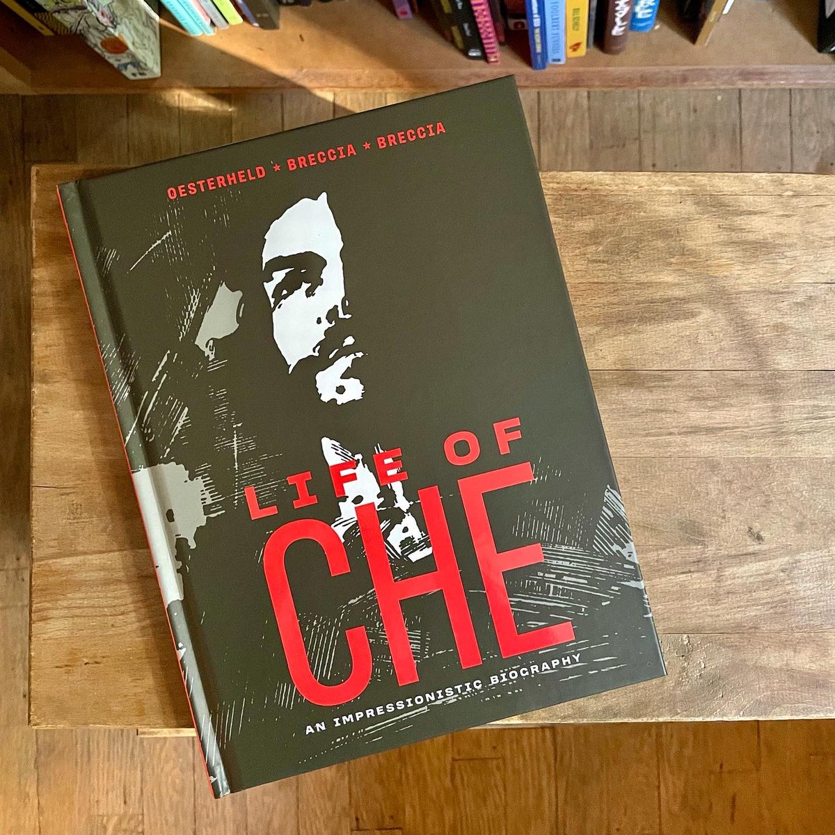 fantagraphics's tweet photo. Out 3/15: Life of Che: An Impressionistic Biography by Héctor Germán Oesterheld, Alberto Breccia, and Enrique Breccia! https://t.co/nxIyY4Llpn