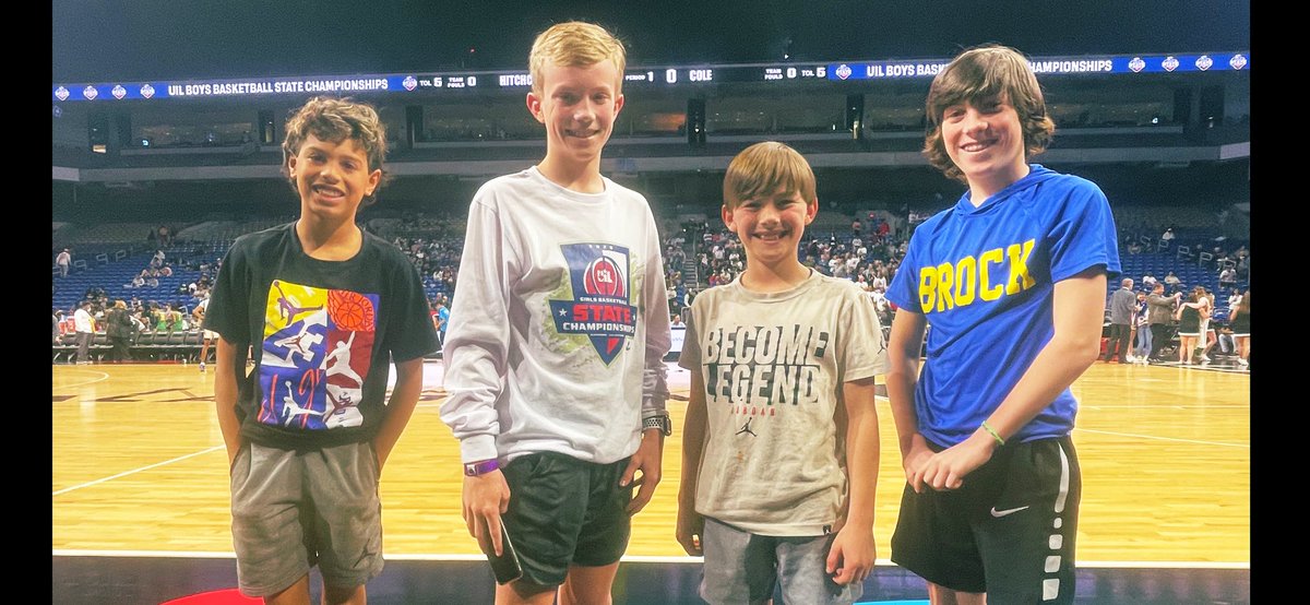 HalseyClark's tweet photo. Deacon with his buddies and future teammates watching ball this week! 💙💛 https://t.co/wVbp12GkA6