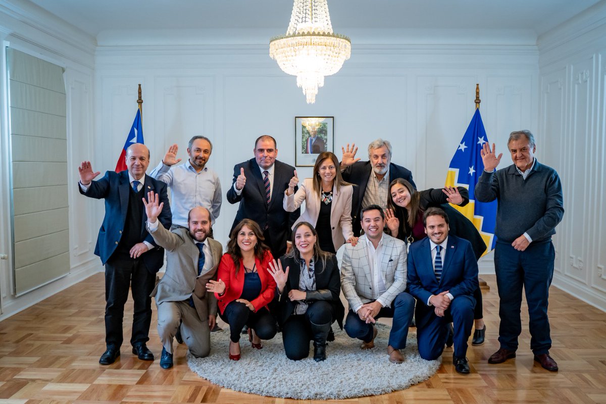 cfqa2008's tweet photo. Al finalizar esta etapa me llevo la experiencia de haber compartido este desafío con un gran equipo conformado por valiosas personas. Mil gracias #DelegadaJRojas #JuntosLoHicimos https://t.co/wbmmeNchAN
